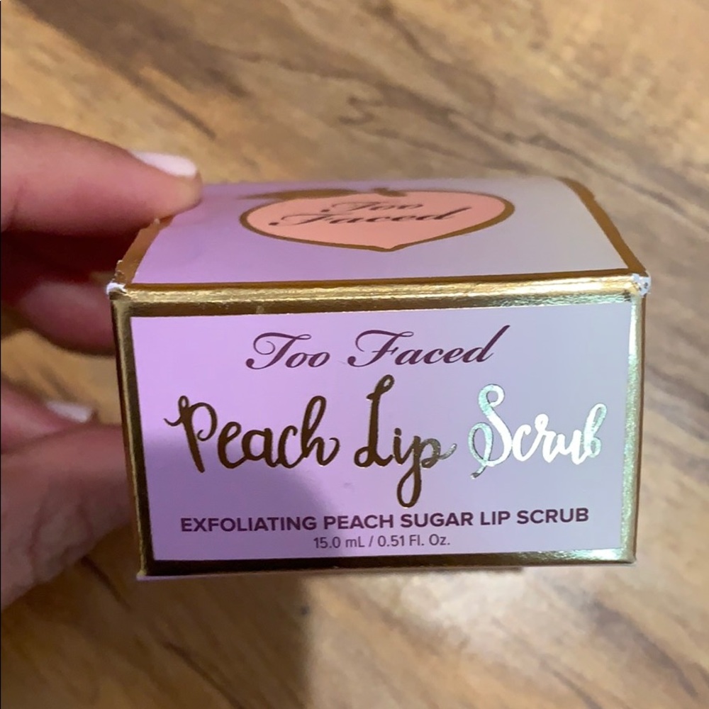 Too Faced Peach Lip Scrub